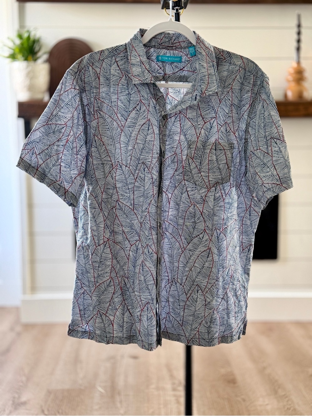 Tori Richard Blue Short-Sleeve Button-Down with Red Leaf Outline